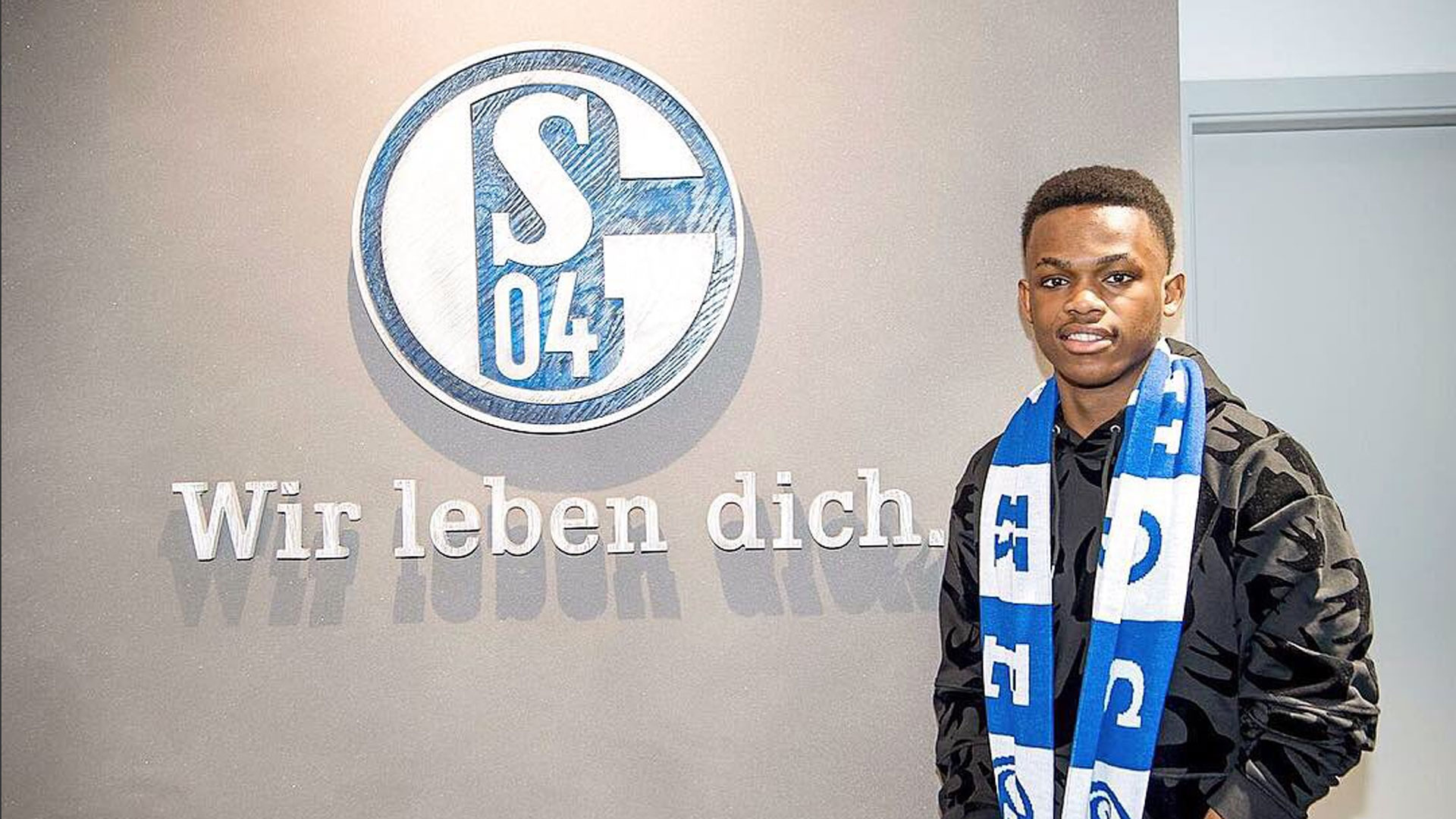 他几次利用 他几次利用