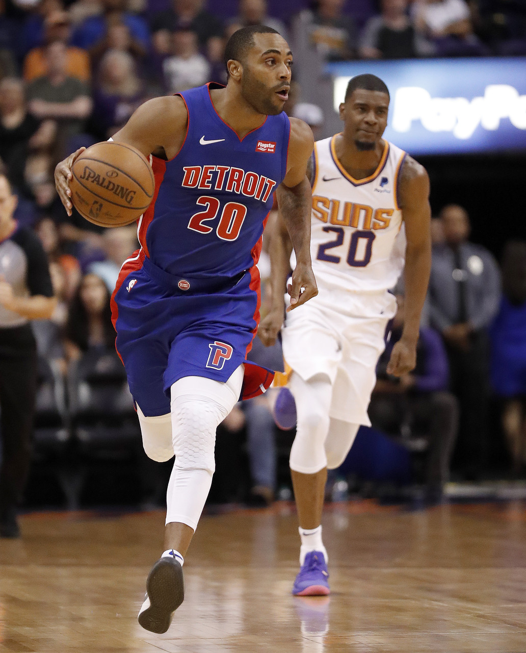 利兹联解围 利兹联解围